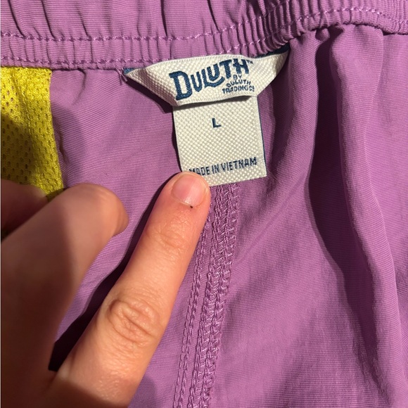 Duluth Trading Co Swim Trunks Purple and Green with Pockets Mens Sz Large - Picture 2 of 5